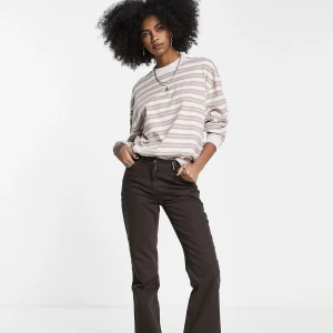 Randig tröja - Tunn randig bomullströja 🎀 Aldrig använd, prislapp kvar! Storlek S, samma som modellen bär på bilden. Köpt på ASOS, märke: Topshop. 