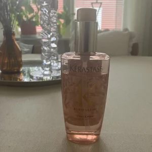 Kerastase hårolja - Hårolja från kerastase som ger glans. Ni ser i flaskan hur mkt som är kvar. 150