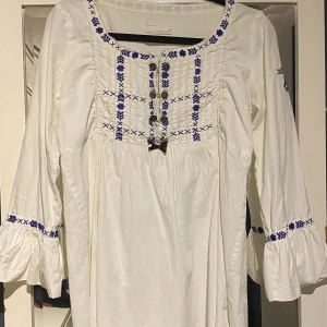 Odd Molly Blus - Säljer denna söta blus då den inte kommer till användning, köpt den på Sellpy men inga tecken på användning. (privat för fler bilder)