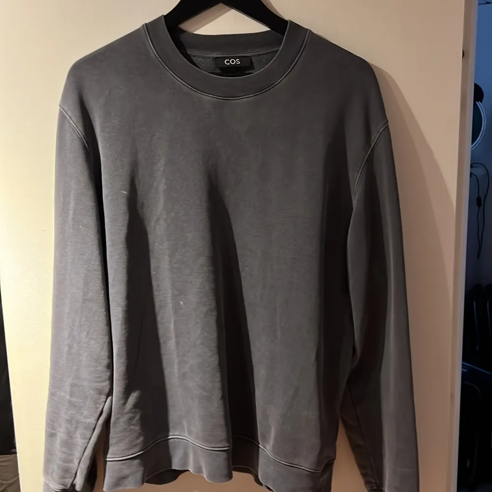 Cos relaxed fit Stl S Condition 9/10. Tröjor & Koftor.