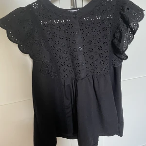 Topp mango  - Jättesöt topp eller blus från mango, aldrig använd. 🙏🏼