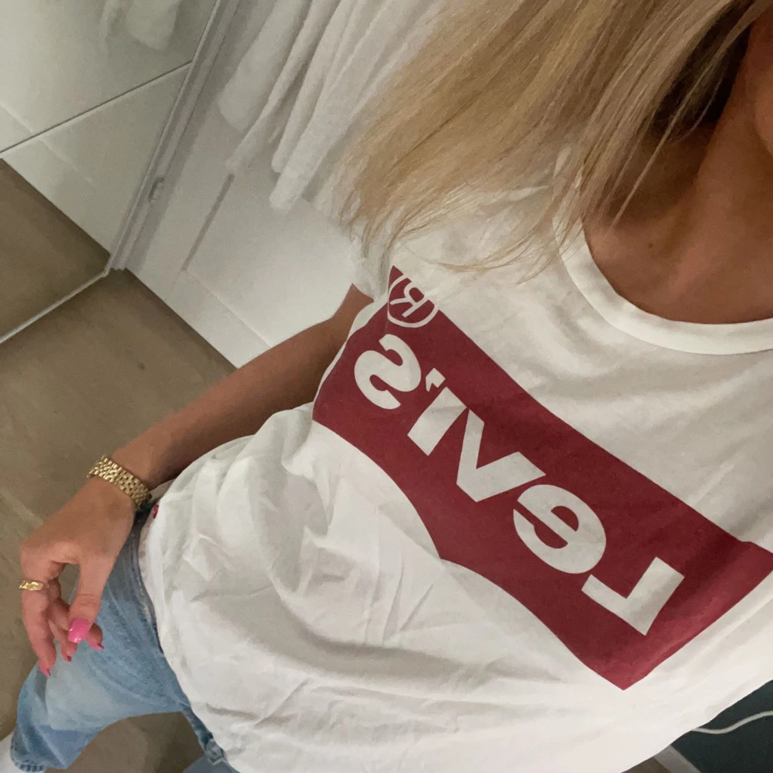 Vanlig vit Levi’s t-shirt! - 90