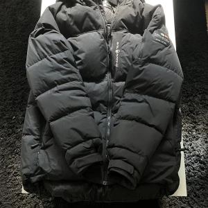 Sail Racing jacka  - Använt några gånger föra vintern, men den e lite stor för mig, Storlek L Original pris 4000