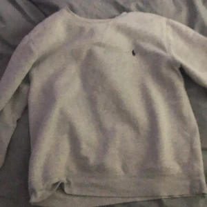 Sweatshirt  - Grå polo sweatshirt 
