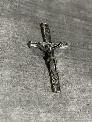 Kors - Snygg kors pendel