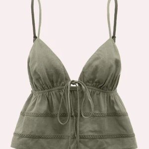 Militärgrön topp - Supersnygg topp med knytning framtill. Jättebra skick. Storlek S💕