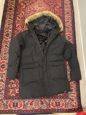 Kappa - Fin och varm vinterjacka med huva och krage, från uniqlo