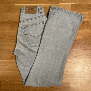 Bootcut jeans - bootcut jeans från JP Denim endast testade! innerbenslängd: 75 cm midja: 31 cm