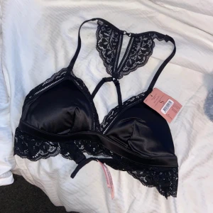 Hunkemöller Bh - S helt ny, säljer pågrund av förliten