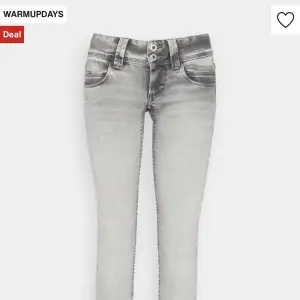 Söker Pepe jeans i storlek 24/30, jag kan betala under 600kr 💗💗