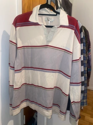 Pikétröja 🥰 - Fett söt men kommer inte till användning, från sellpy🥰