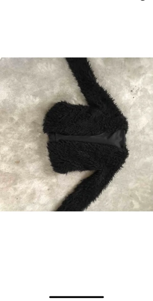Pälsjacka  - Pälsjacka från Gina, köpt för 299kr😊