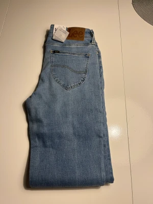 Lee - Helt nya oanvända Nypris 1099 Mitt pris 200kr