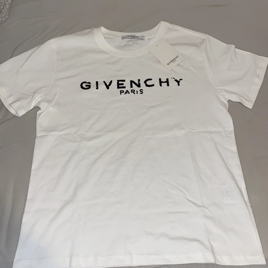 Givenchy T-shirt har aldrig använt den storlek s