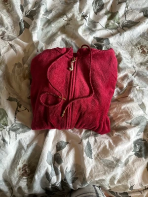 Juciy tröja - Juicy tröja använd få gånger! Storlek m❤️