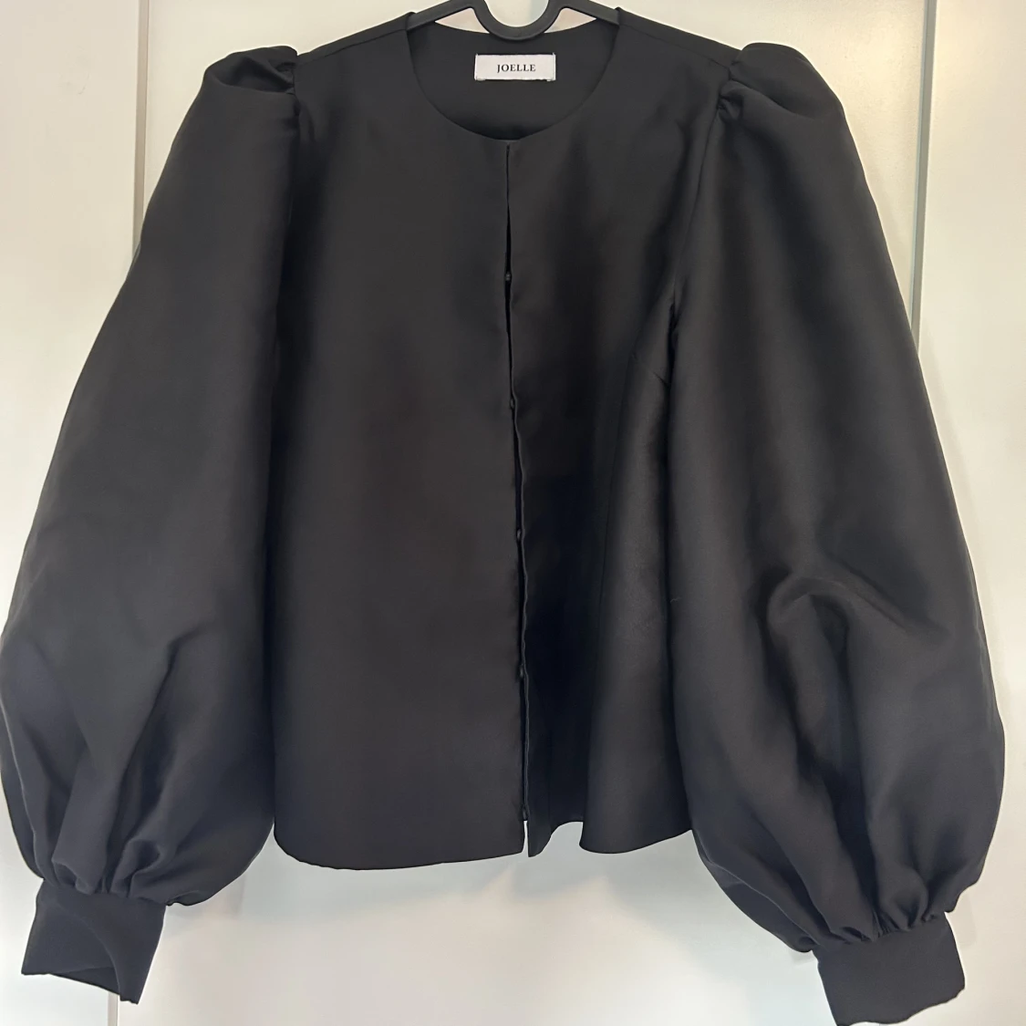 Svart fin tröja  - 90