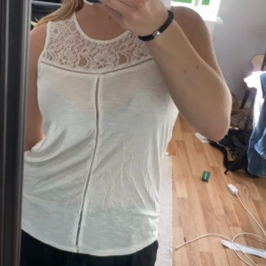 Spets linne  - Vitt spetslinne ifrån Vero Moda🤍