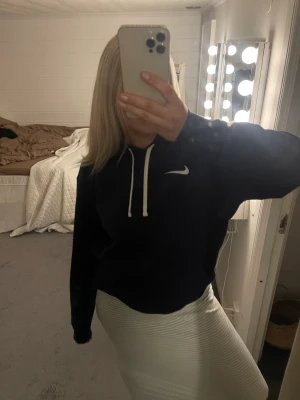 Tröja - Säljer denna tröja helt oanvänd. Skriv för fler bilder och vid intresse.🤍