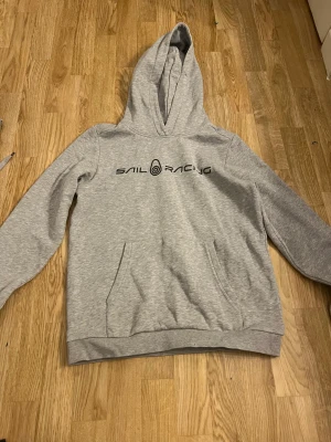 Sail racing hoodie - Använde jätte mycket innan men inte längre därmed säljer jag den 