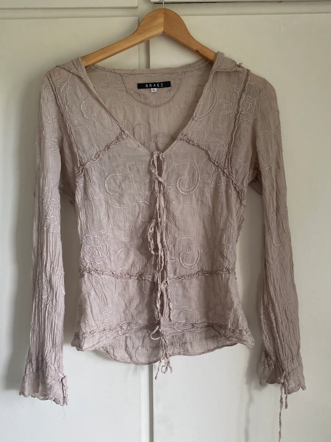 Tunn y2k tröja med snören