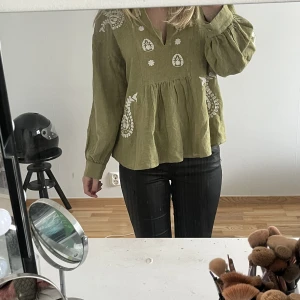 Blus/tröja - Fin blus/tröja från zara 