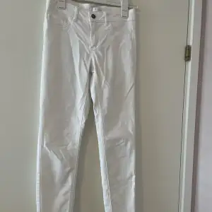 Lågmidjade jeans vita 