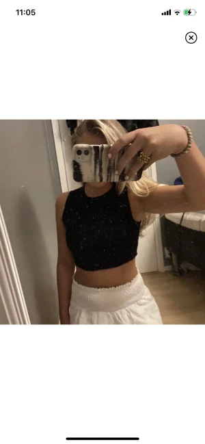 Zara topp  - Säljer denna jätte fin zara toppen 💗