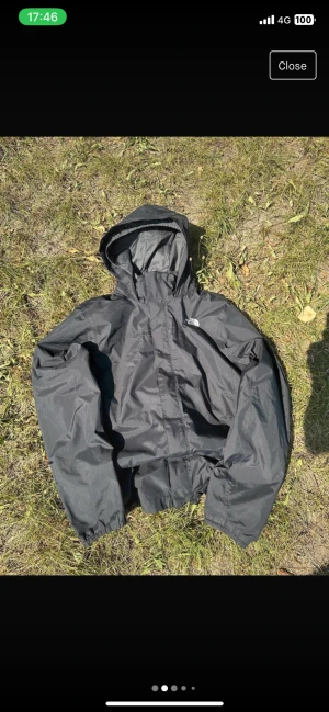 The North Face  - Fin windbreaker perfekt till hösten! 