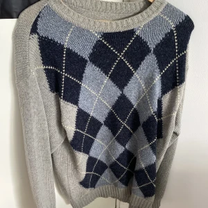 Tröja - Mysig tröja som används ett par gånger