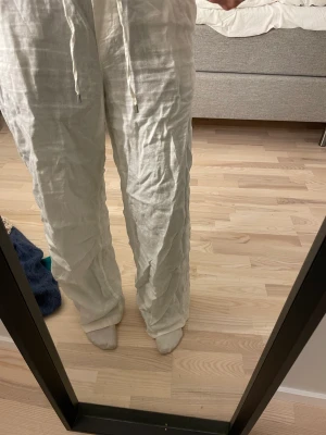 Linnebyxor - Linnebyxor andvänd fåtal gånger då de intr kommit till andvöndning 