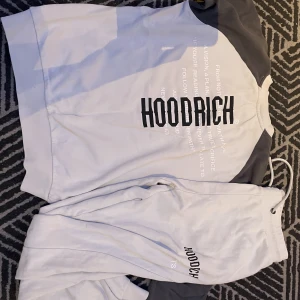 Hoodrich dress - Säljer min gamla hoodrich dress som inte passar mig längre, skick 8/10✅ Skriv för prisförslag eller frågor?