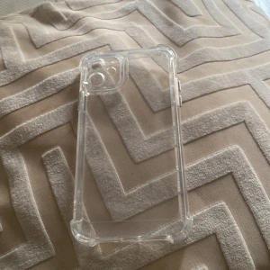 iPhone 11 skall  - Helt ny!  Har inte iPhone 11 det är drf jag säljer den