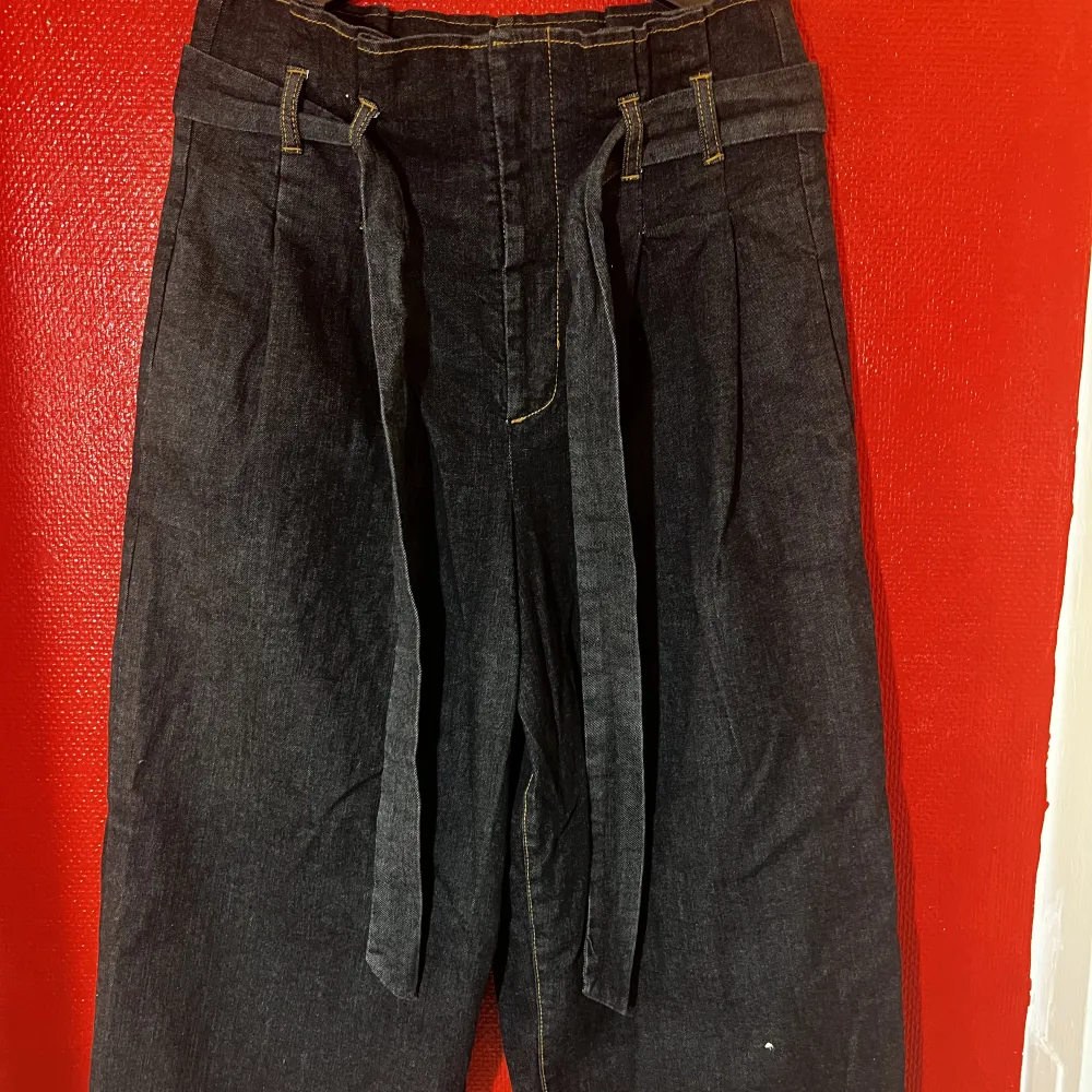 Snyggaste karate baggy jeans någonsin köpte secondhand för 800kr 👖 🤩 🤩 . Jeans & Byxor.