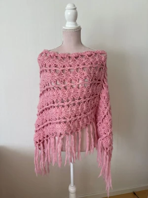 5 smycken och rosa kofta  - 5 smycken och rosa kofta för 265kr. 💕