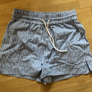 Shorts - Lite oversized shorts från KappAhl. Knappt använda 