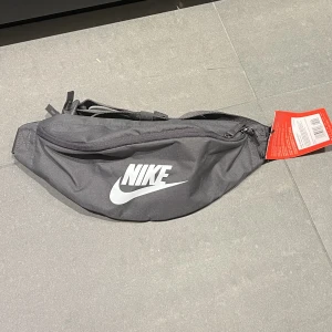 Nike väska - Helt oanvänd med lappen kvar 