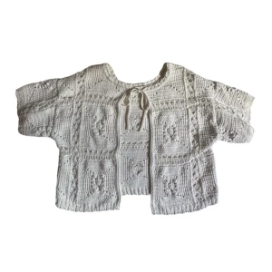 Zara virkad kofta - Riktigt fin kofta/tröja från zara! Köp direkt för 400kr