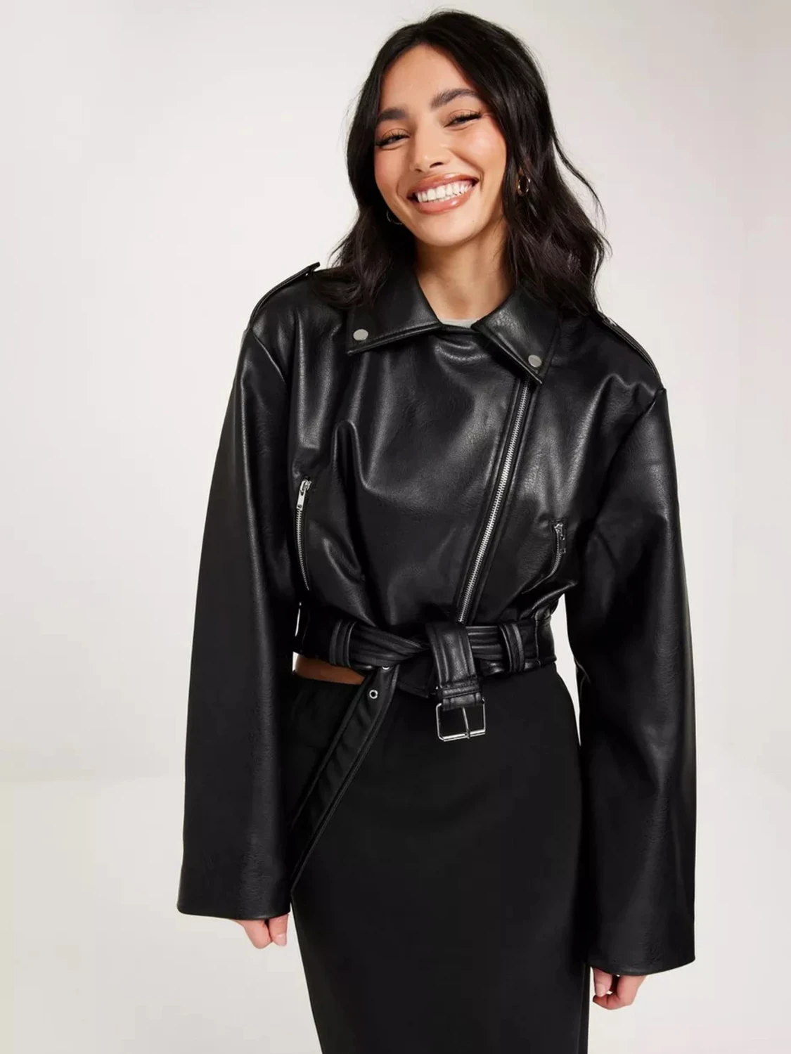 Oanvänd biker jacka gina