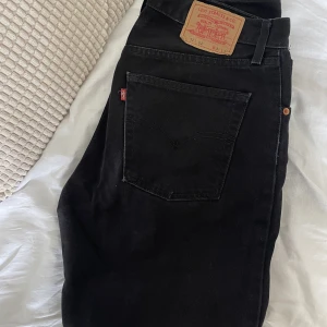 Vintage levis jeans - Säljer pga för små :(( så sjukt snygga!  Bra skick! 🩷