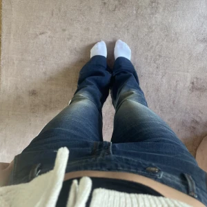 Lågmidjade bootcut jeans 2000 - Så snygga lågmidjade bootcut jeans!!! Från 2000. Storlek 38