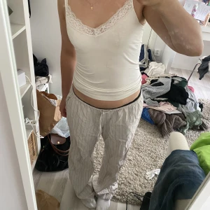 Linnebyxor  - Beiga linnebyxor från hm, använda en gång💗