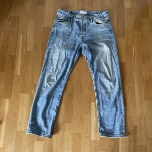 Jeans - Jeans från jack&jones. Använda och bleknat som syns på bilderna! 