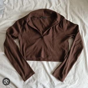 Långärmad tröja zara - Långärmad tröja ifrån zara, samma modell som första bilden men vit istället. Aldrig använd 💛