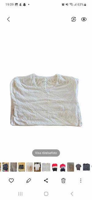 Hugo Boss T-Shirt - Vit Hugo Boss t-shirt i storlek S. Skick 6/10. Nypris 399kr