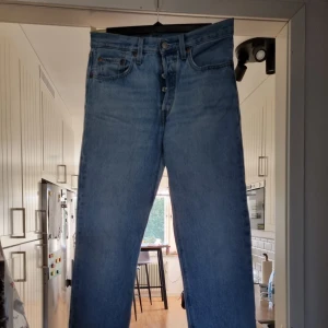 501 Levi's - Använda max 3 gånger, dottern trivdes inte u modellen