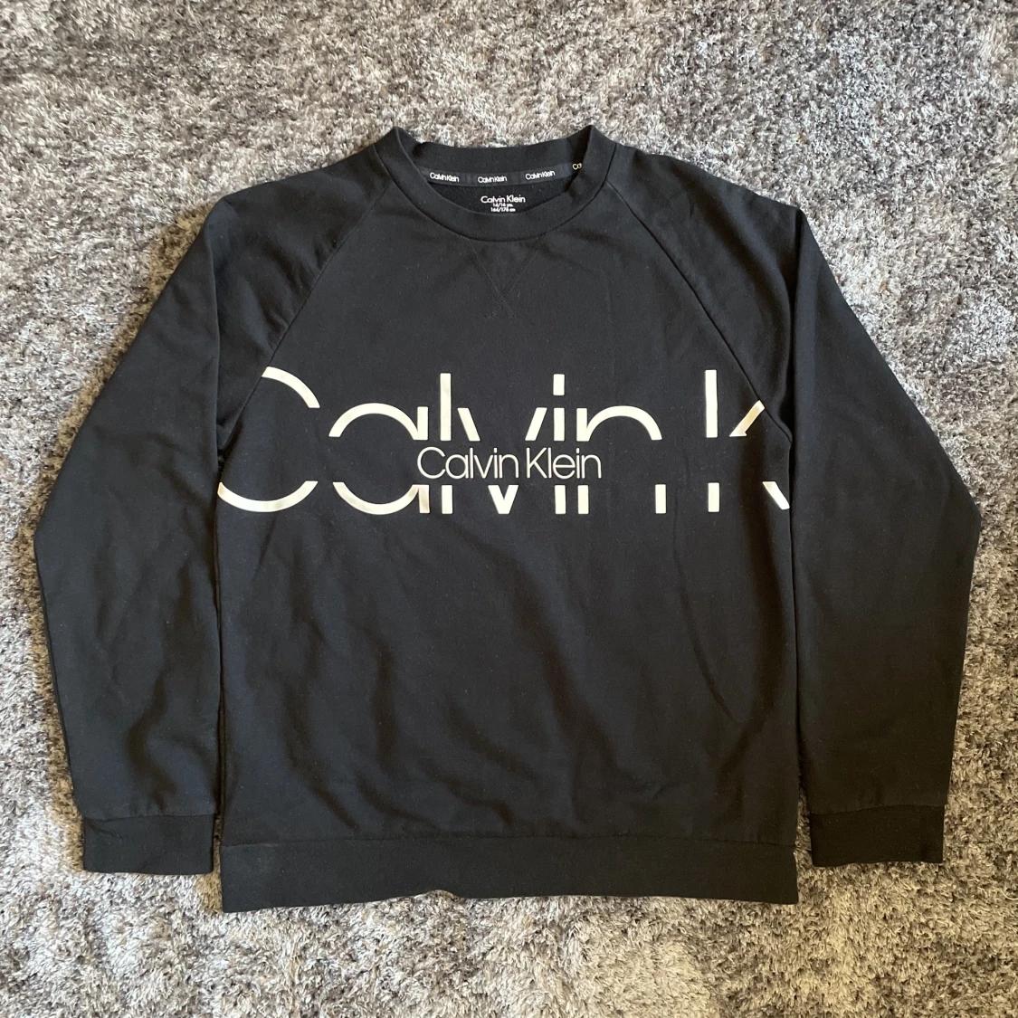 Svart ”Calvin Klein” Crewneck