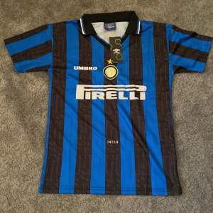 Retro 97/98 Inter Milan tröja. Helt ny aldrig använd