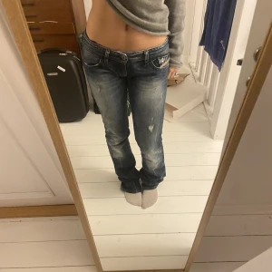 Diesel jeans! - Säljer dessa supersnygga jeans då jag rensar min garderob, de är mörkblå med paljetter och inga synliga defekter! Skriv för mer information eller bilder.💕köparen står för frakt!