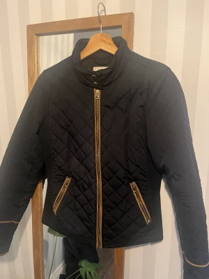 Jacka  - Mycket fin från vero Moda 