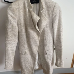 Zara kappa  - Välanvända kappa från zara 